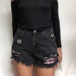 ZARA Distressed Patch Black Denim Shorts w/ plaid peek a boo lining Size 6